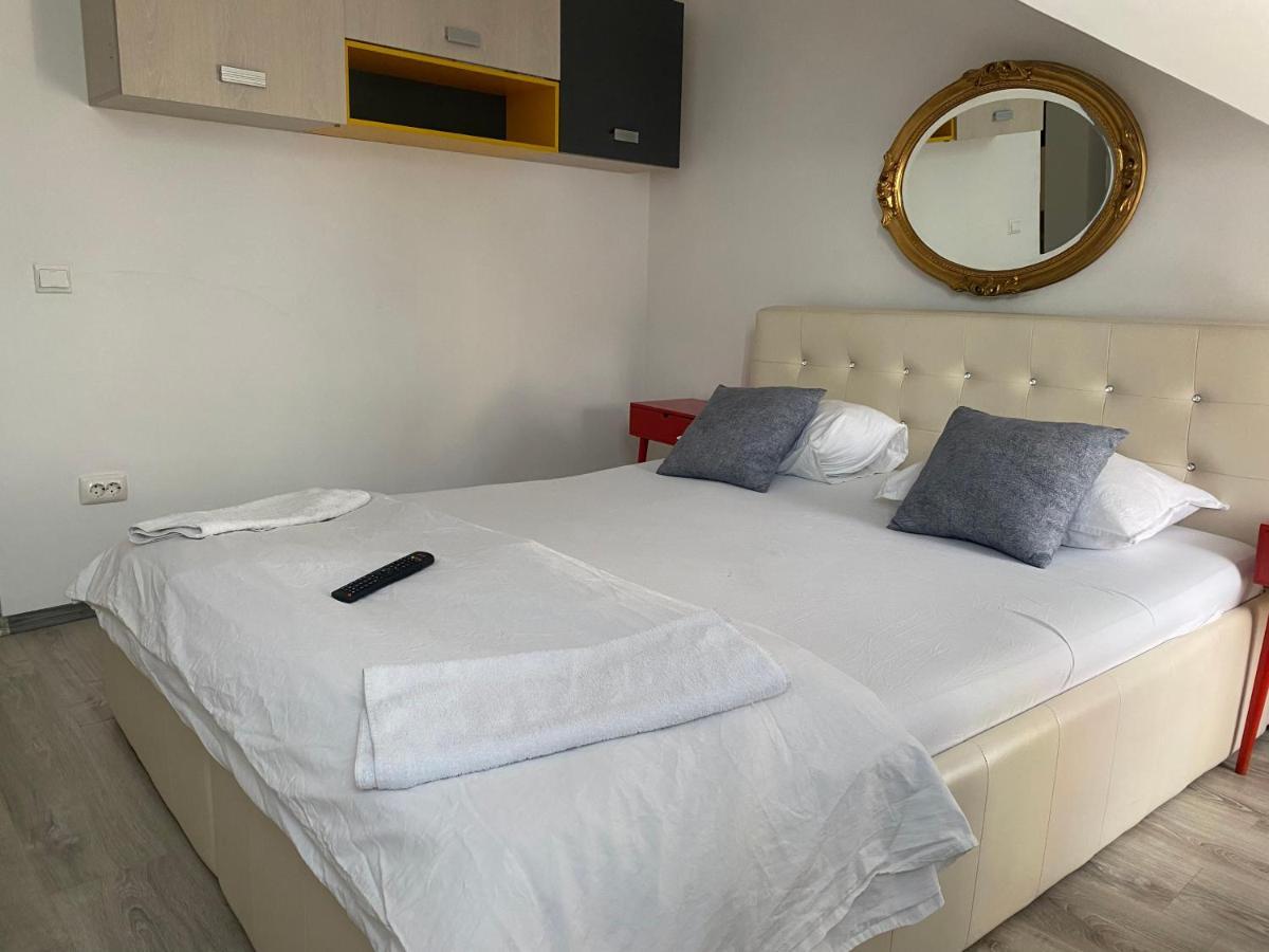 The Vintage - Wonderful Apartment In Best Location Крайова Экстерьер фото