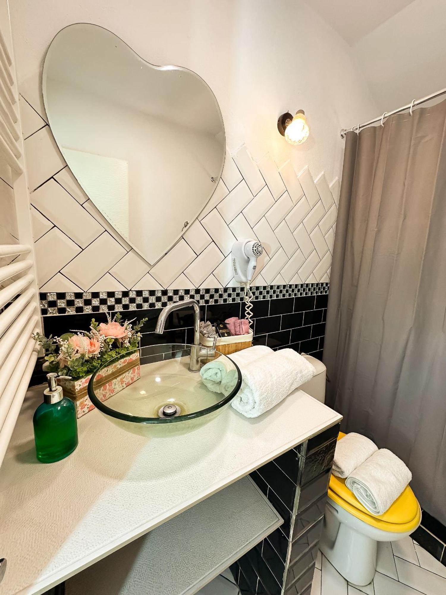 The Vintage - Wonderful Apartment In Best Location Крайова Экстерьер фото