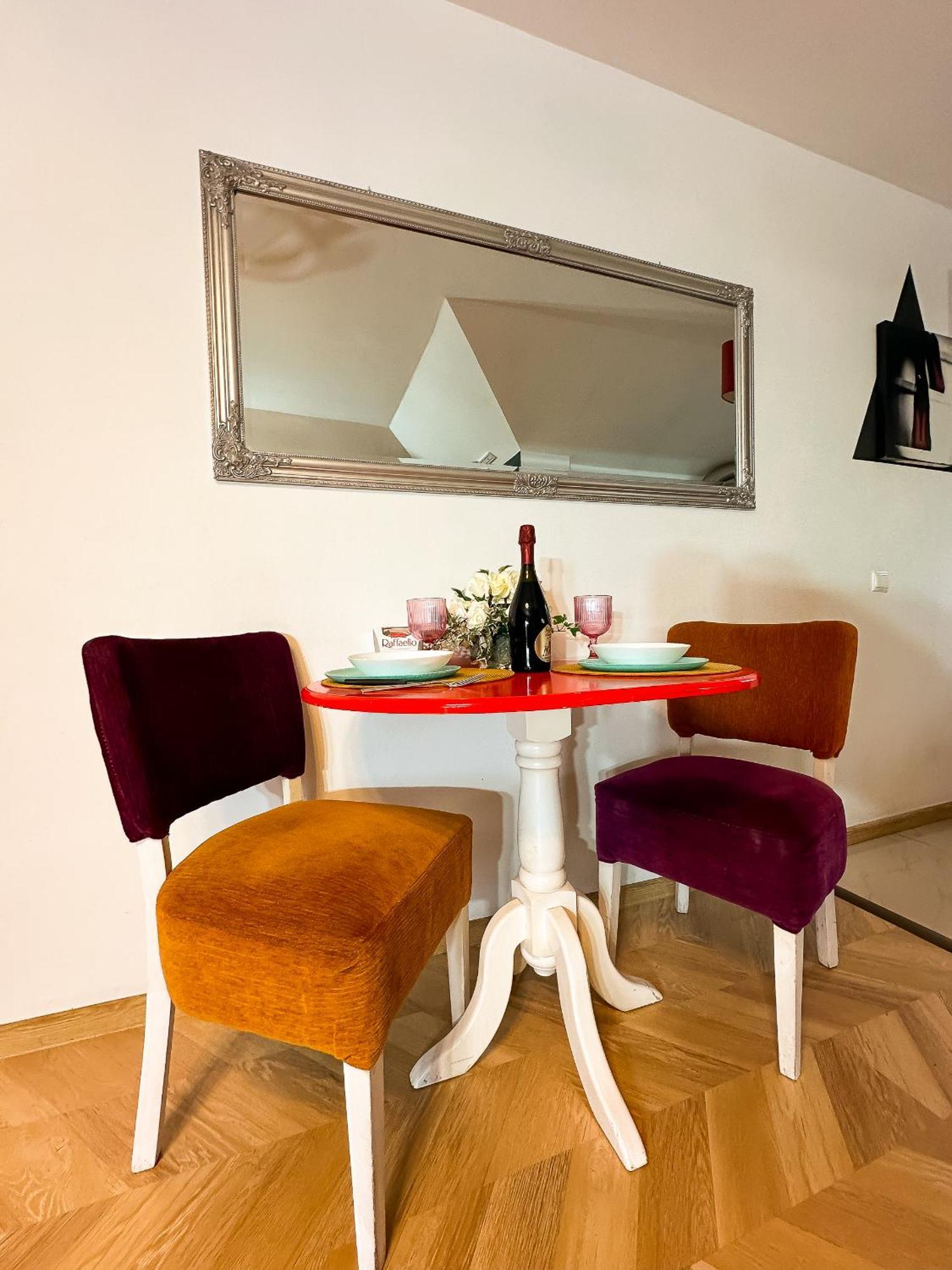 The Vintage - Wonderful Apartment In Best Location Крайова Экстерьер фото